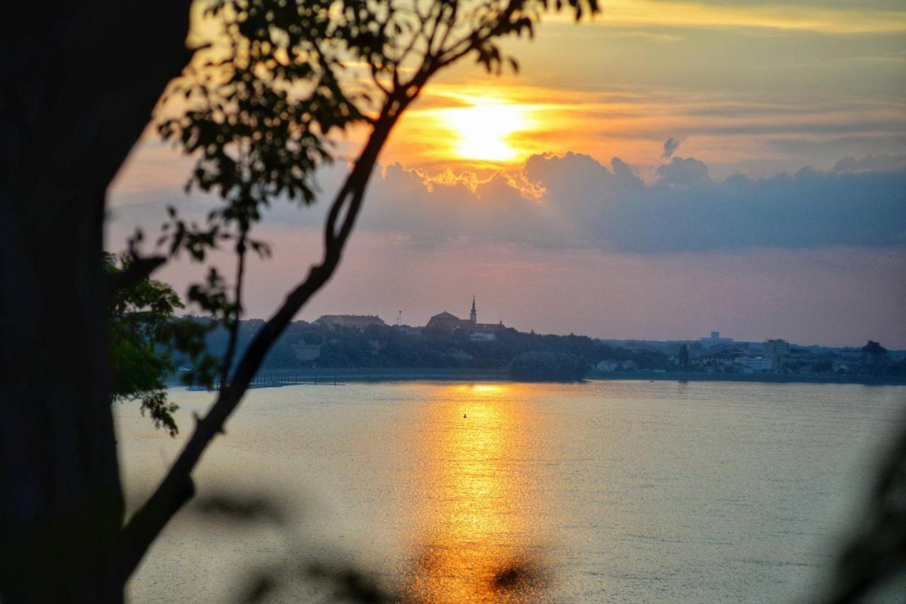 Kuca Za Odmor Mirni Kutak Vukovar Exteriör bild
